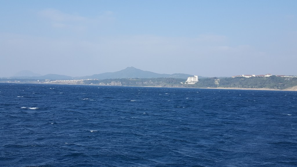 잠긴 글: 위태롭고 격한 제주, 나만의 은폐된&nbsp;제주